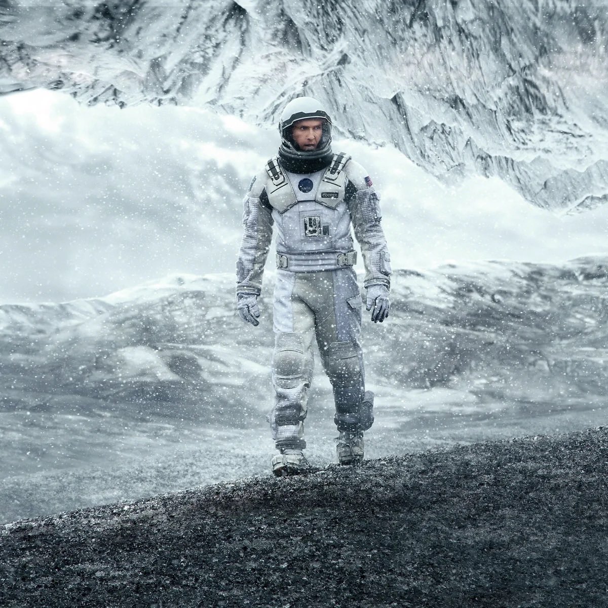 Vairocanaa's tweet image. Columbina and the 5th Dimension 🧵 

The identity of the mystery ally in Nod Krai may be known to us through several key points. I’d like to go over scenes that may prove what kind of time anomaly is involved and how this plotline may be taking inspiration from “Interstellar”.