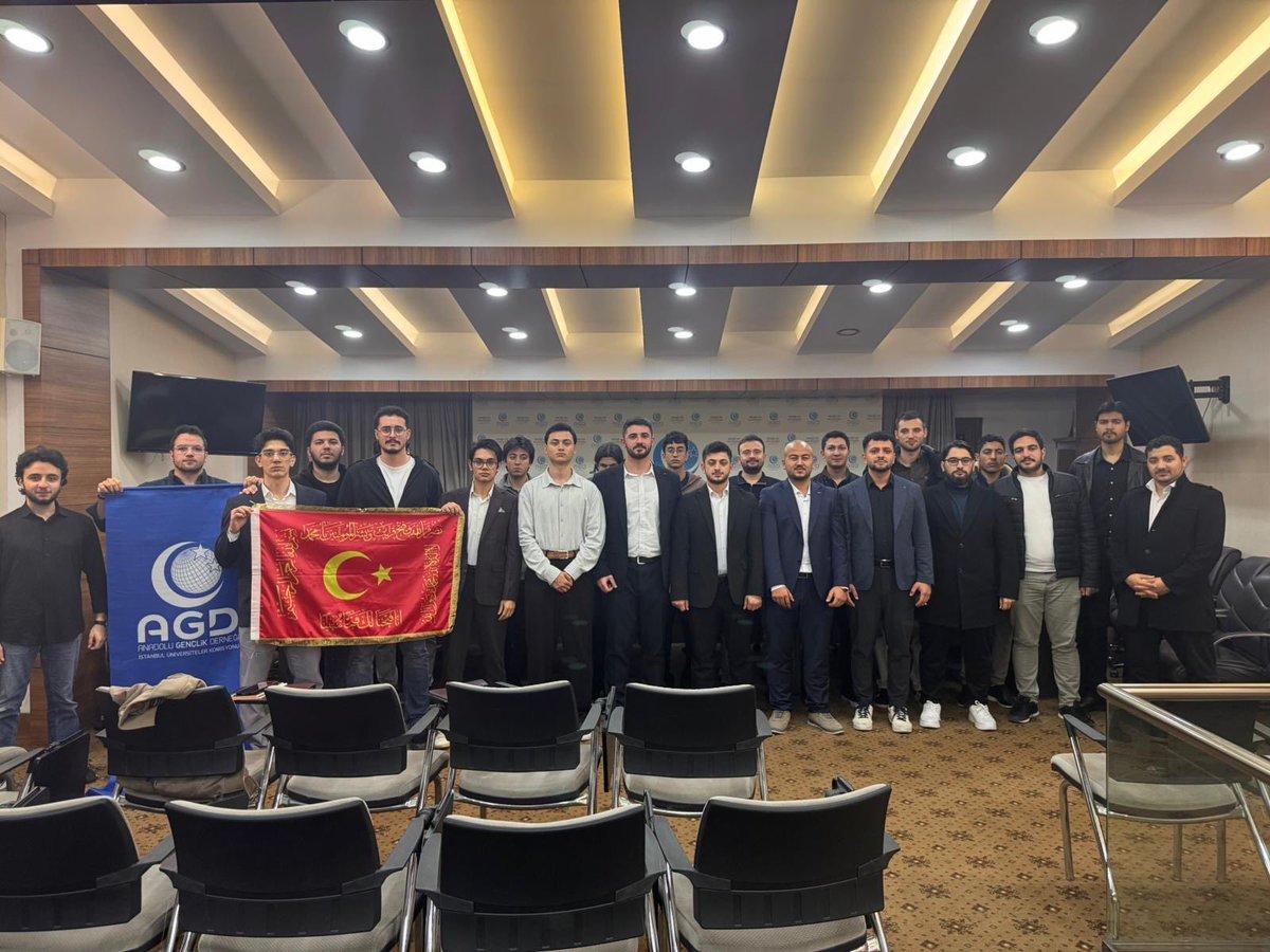 “TÜM DÜNYAYA YAZACAĞIZ DAİMEN ALLAH-U EKBER”

İktisat fakülte reisimiz Erşah Bulutlu görevini yeni reisimiz Mehmet Talha Gedik’e devretmiştir.Rabbim yaptığı çalışmalardan ötürü eski reisimizden razı olsun.Yeni reisimizin yâr ve yardımcısı olsun