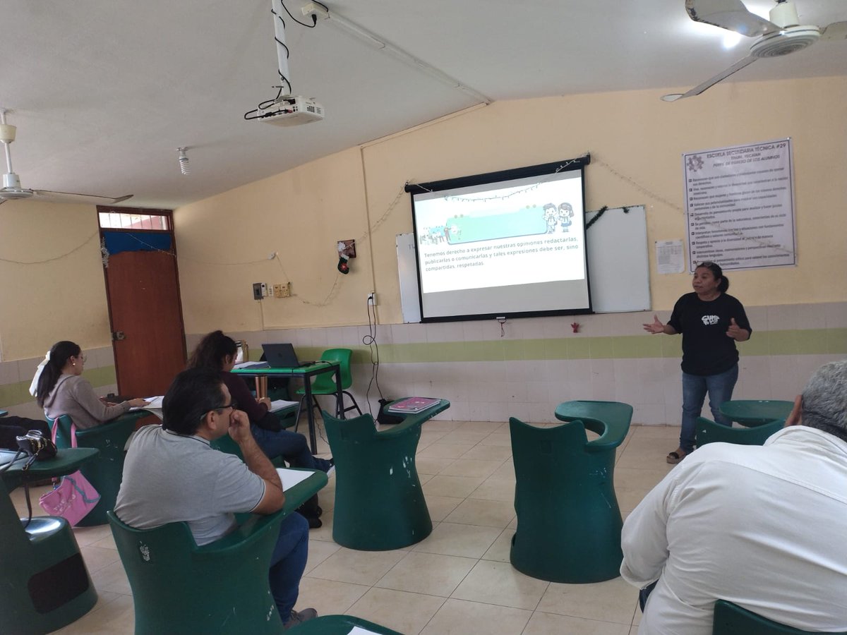 codhey's tweet image. 🗣️ Defendemos la libertad de expresión: un derecho humano para opinar, informar y acceder a información 

📣📚📍 En días pasados, CODHEY (Delegación Valladolid) impartió el taller “DH y Libertad de Expresión” al profesorado y personal administrativo de la Sec. Téc. 29, en Tinum