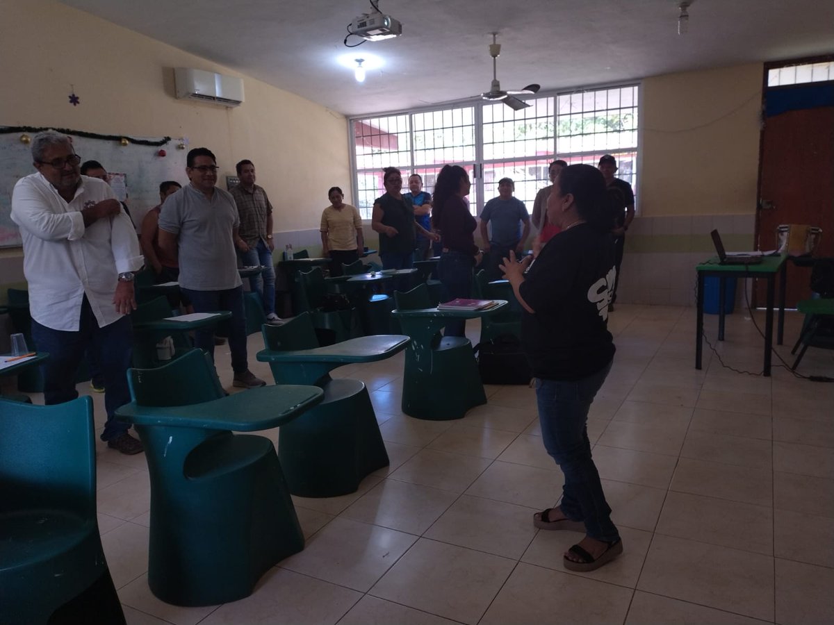 codhey's tweet image. 🗣️ Defendemos la libertad de expresión: un derecho humano para opinar, informar y acceder a información 

📣📚📍 En días pasados, CODHEY (Delegación Valladolid) impartió el taller “DH y Libertad de Expresión” al profesorado y personal administrativo de la Sec. Téc. 29, en Tinum