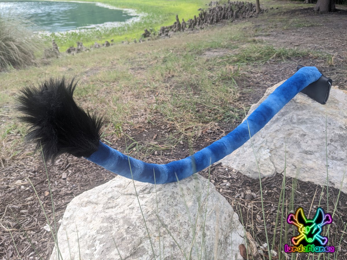 LorDefiance's tweet photo. Avatar-inspired tail for a client 🪐🌎✨ https://t.co/EieziTWgpO