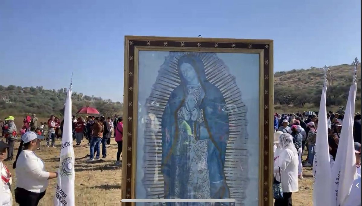 NewsSanmiguel's tweet image. #LUPITA. 🔴 La #peregrinación en honor de la Virgen de Guadalupe de la #Parroquia de San Antonio de Padua en San Miguel de Allende
#sanmigueldeallende #Virgendeguadalupe #morenita #morenitamia #Guadalupe