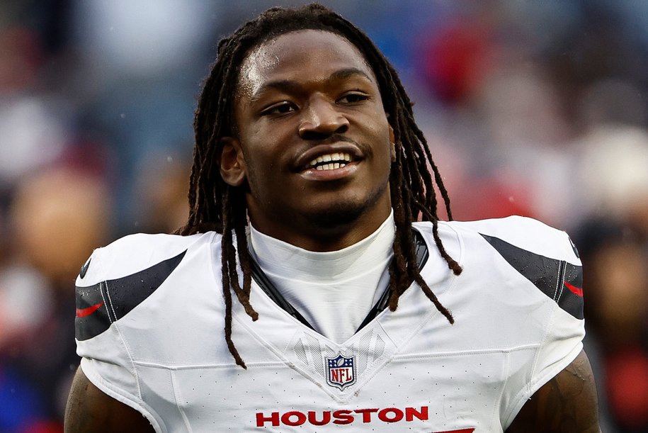 CALEN BULLOCK, <a href="/HoustonTexans/">Houston Texans</a> S
With 4 Interceptions in 2025, Bullock, has become the 1st Safety in Franchise History to record consecutive seasons with 4+ Interceptions (Per PFR) #HTownMade #Texans #HoustonTexans #NFL #NFLTwitter #NFLNews #NFLPicks #NFLWeek15 #NFLX #ARIvsHOU