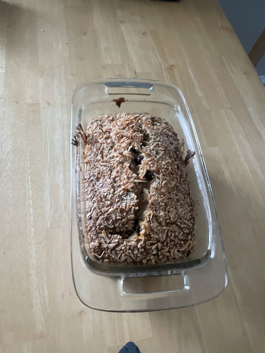 ThRedBlade's tweet image. Vouch for adding shredded coconut ontop of banana bread, adds a good crunch