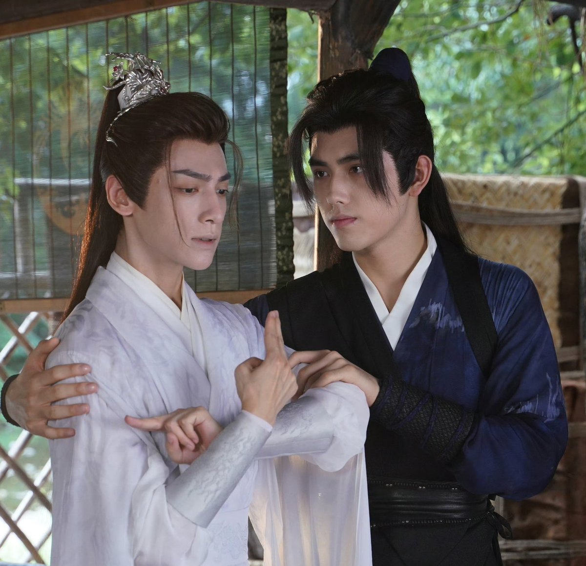 luoxistellar's tweet image. “You don't think                     "All I think is that  
i'm a bad person?"                    I love you."