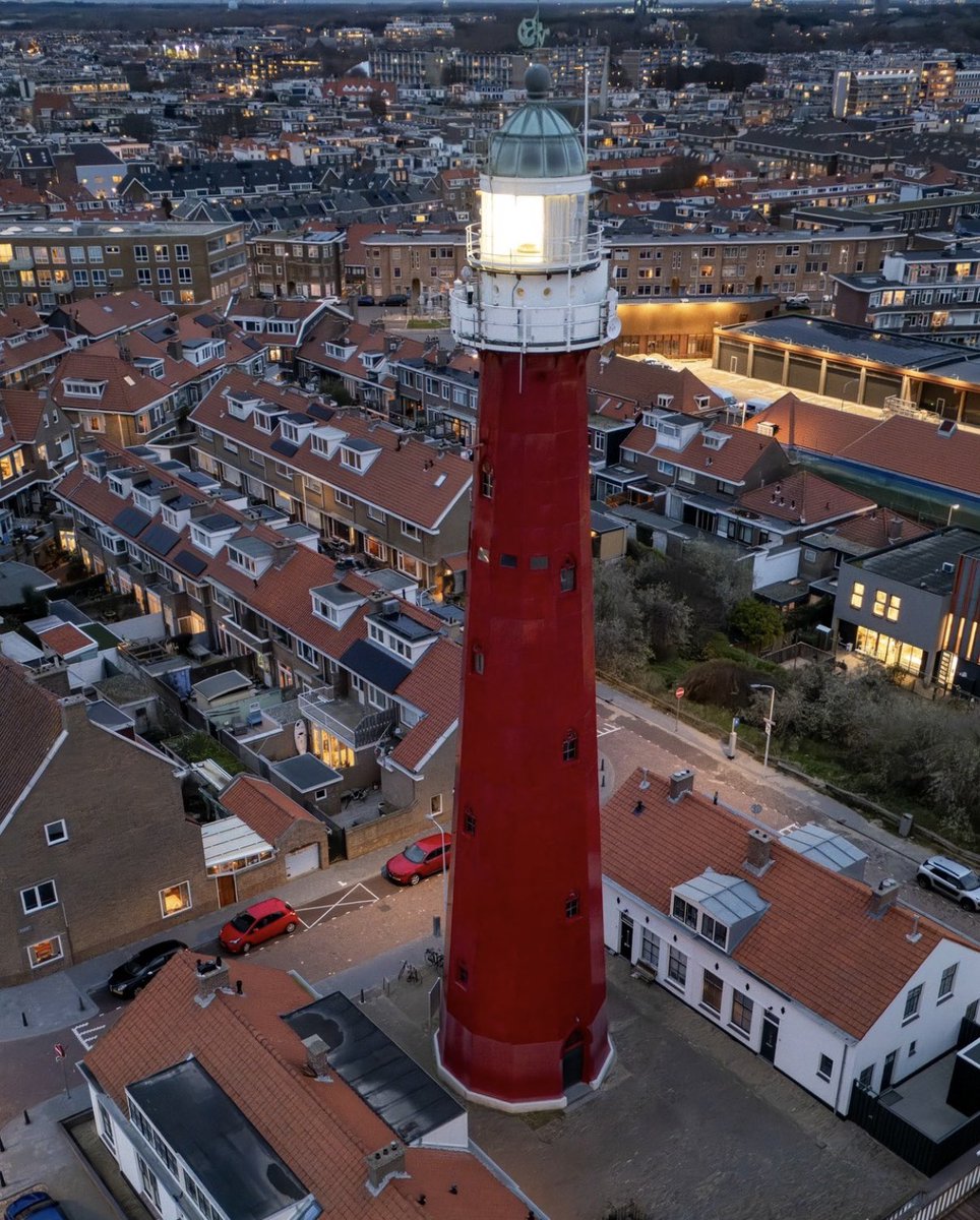 De Scheveningse vuurtoren bestaat op 13 december 150 jaar! Dat is een feestje waard! Meer info:
lnkd.in/eHPufybU