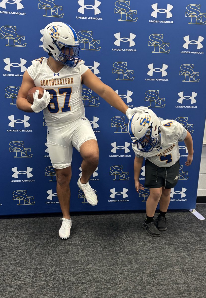 MissyCastro44's tweet photo. Little bro got to come on the OV today!! Love their bond! @CastroKelby44 https://t.co/K6iQ0W9QlE
