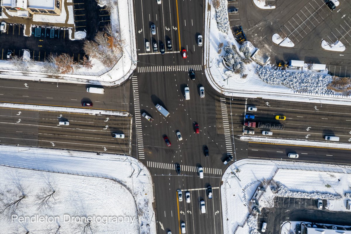 danpend3500's tweet image. Drone photo of the intersection of Nicholasville Road and Man 0' War BLVD in south #Lexington this #Friday afternoon after our first of two clippers moved through. Photo by #AirDroneTwo (The VP).