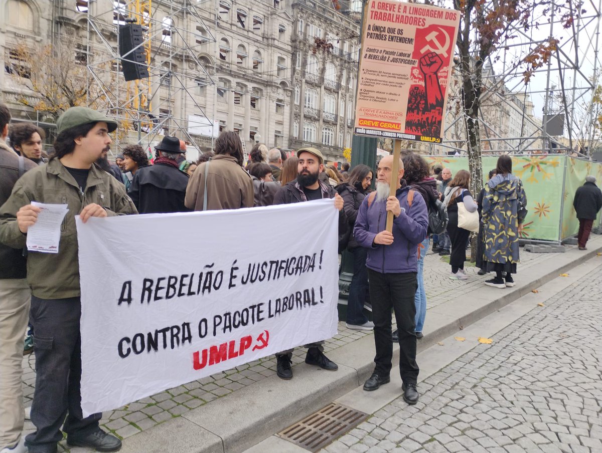 Camaradas da UMLP marcaram presença na Manifestação da <a href="/CGTP_IN/">CGTP-IN</a>, no Porto, e distribuiram o comunicado "A GREVE É A NOSSA LINGUAGEM!
A ÚNICA QUE OS PATRÕES ENTENDEM"!

A GREVE GERAL É O CAMINHO!
FAÇAMOS DESTA GREVE GERAL UM PONTO DE PARTIDA!

A REBELIÃO É JUSTIFICADA!