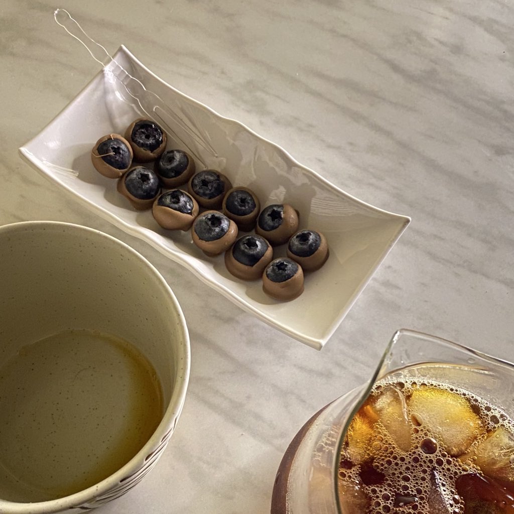 2iola_'s tweet image. في اثنتا عشرة من ديسمبر
«مغرمة بكِ جداً»
❣️