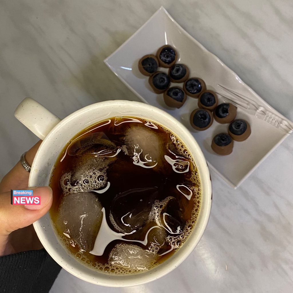 2iola_'s tweet image. في اثنتا عشرة من ديسمبر
«مغرمة بكِ جداً»
❣️