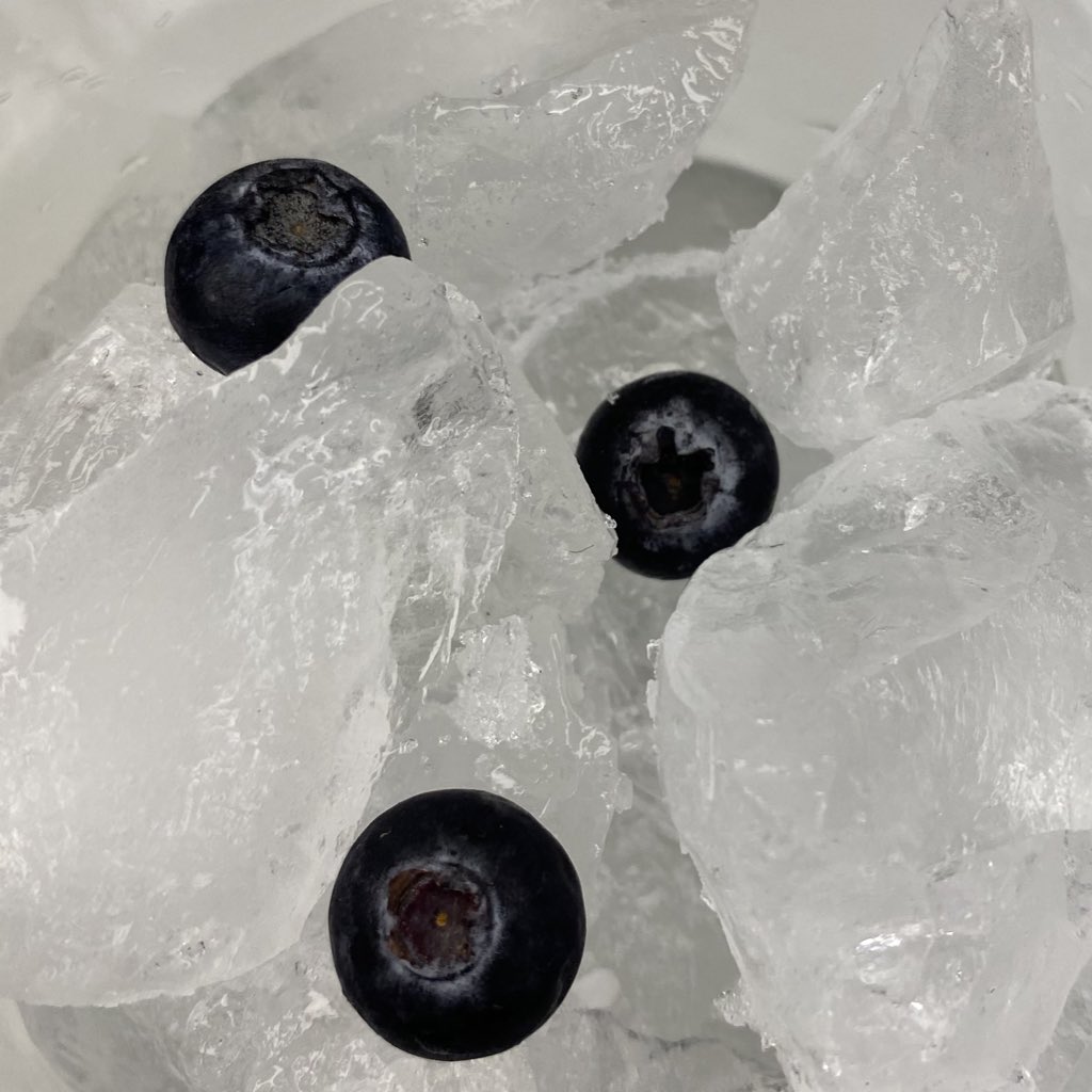 2iola_'s tweet image. في اثنتا عشرة من ديسمبر
«مغرمة بكِ جداً»
❣️