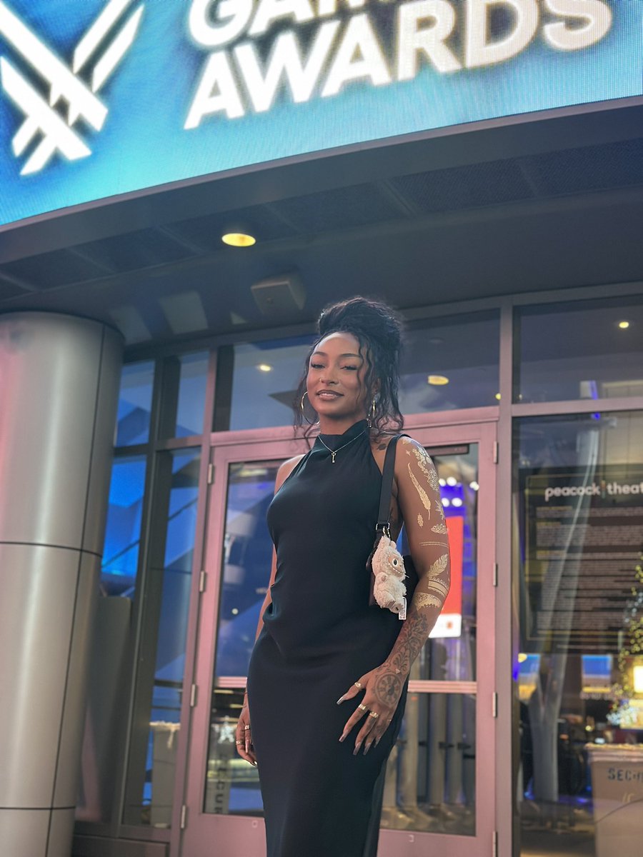 _larxene's tweet image. So happy 😭
Tried doing a closet cosplay of Hazel for TGA. My Labubu is my Crouton 🥹♥️