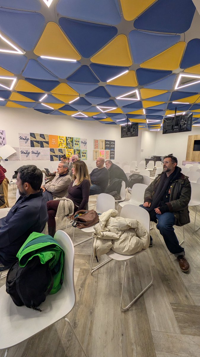 roma_wordpress's tweet photo. Siamo al nuovo appuntamento del Meetup WordPress di Roma 🤩
#wordpress #wordpressmeetup https://t.co/L1GFrcHiPw