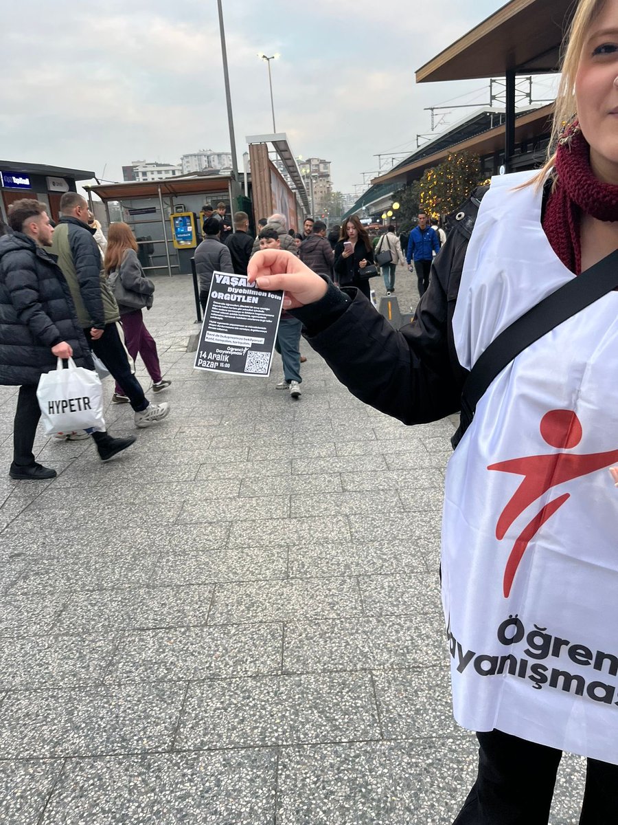 📍Söğütlüçeşme 

“Yaşadım!” diyebilmek için örgütleniyor, tüm sıra arkadaşlarımıza ulaşmaya devam ediyoruz!

Pazar günü Öğrenci Dayanışması buluşmamızda seni de aramızda görmek istiyoruz! 

(Form linkimiz bio’da ✌️)