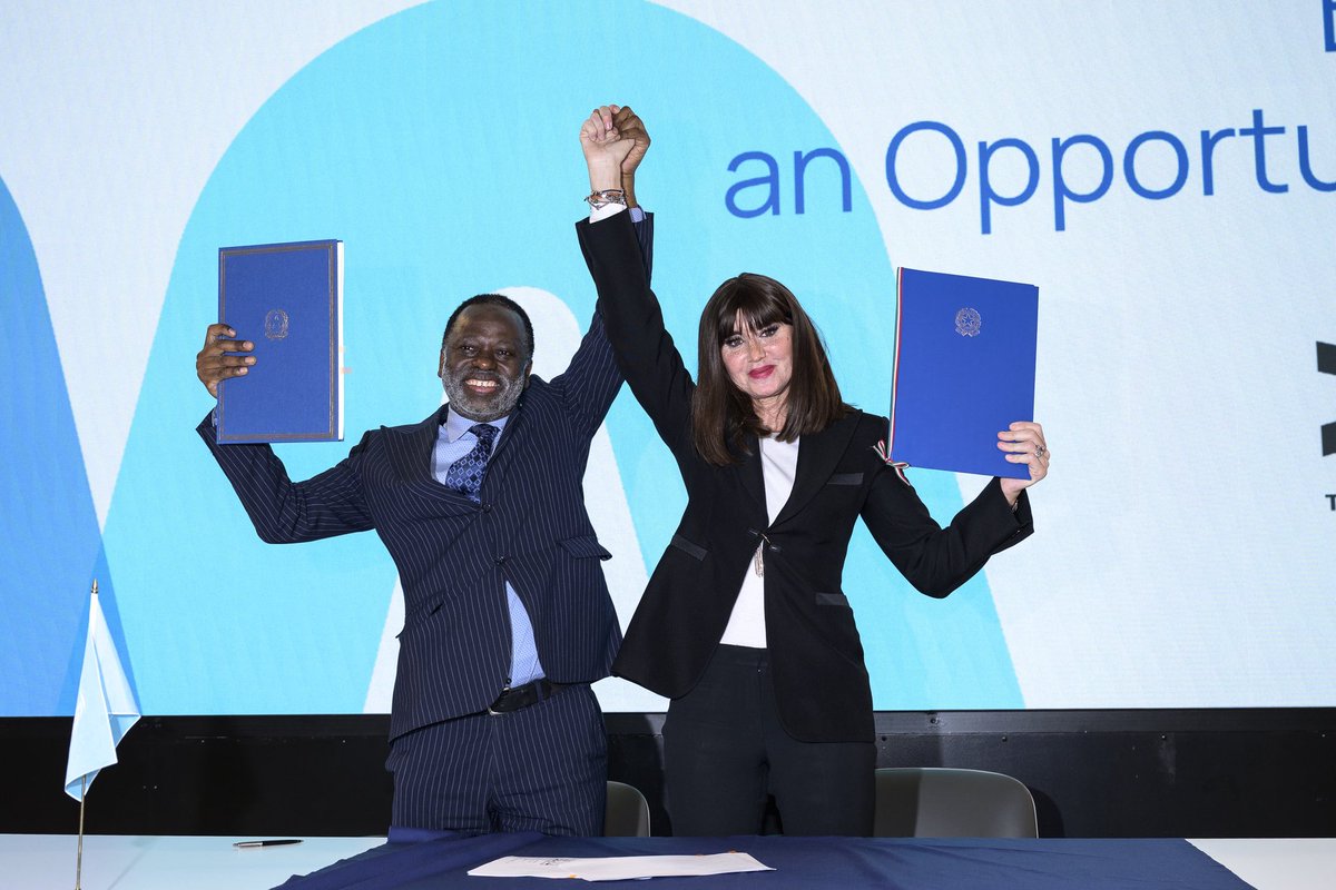 Tshilidzi Marwala チリツィ・マルワラ . 丸笑 tweet media