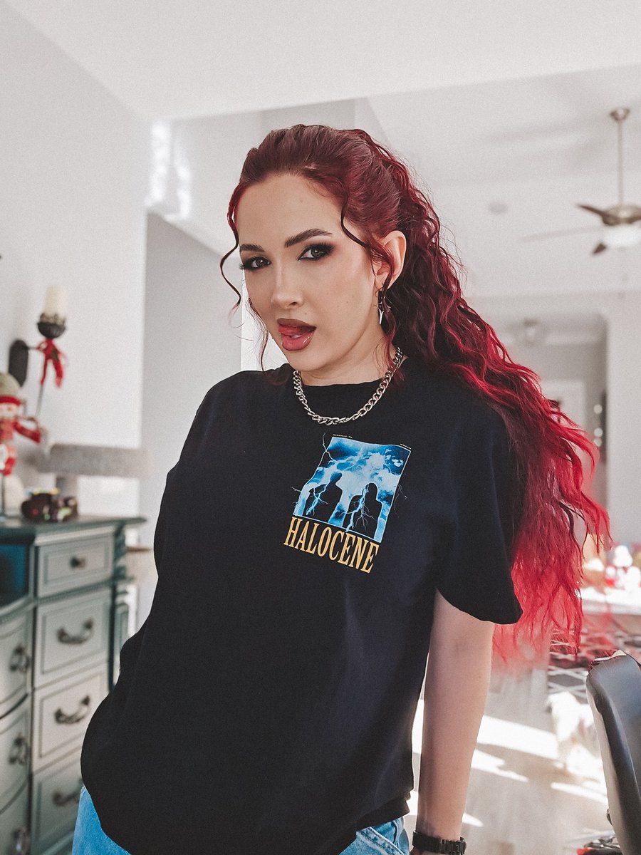 Halocene's tweet image. Get this shirt HALF OFF during our livestream, and get the chance to win one at the end! Tune in at 3pm PT, 6pm ET for the discount code 💸
Twitch.tv/halocene
