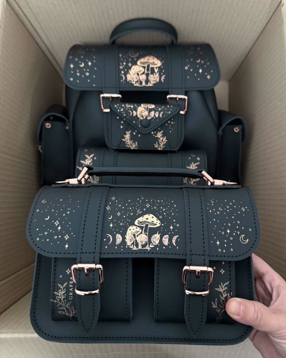 CONCOURS DE NOËL 🎅🏻 
Gagnez 1 sac de votre choix !!
Pour participer :
✨ Follow mon compte et <a href="/GRAFEA/">Grafea</a>
✨ RT + mentionne un ami
2 gagnant(e)s et tirage dans 48h ⏳