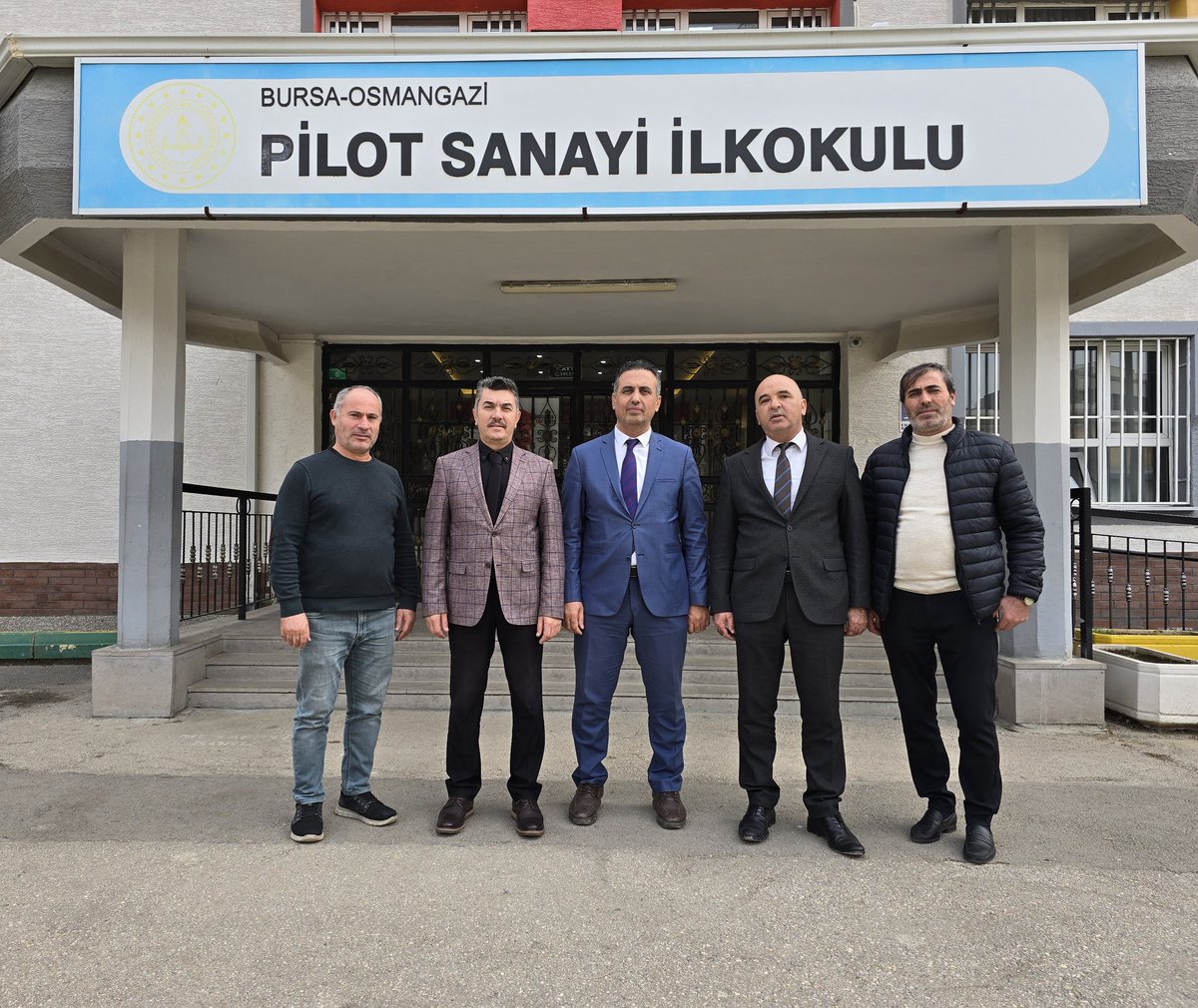 Osmangazi_MEM's tweet photo. İlçe Milli Eğitim Müdürümüz Metin Sezer ve İlçe Şube Müdürü Mehmet Faysal Kayan

Pilot Sanayi İlkokulu'nu ziyaret ettiler.
Öğretmenler ve öğrencilerle bir araya geldiler.

@tcmeb @Ali_Partal @MetinSEZER_16 @MFaysalKAYAN @SanayiPilot https://t.co/xHR8VcZFbo
