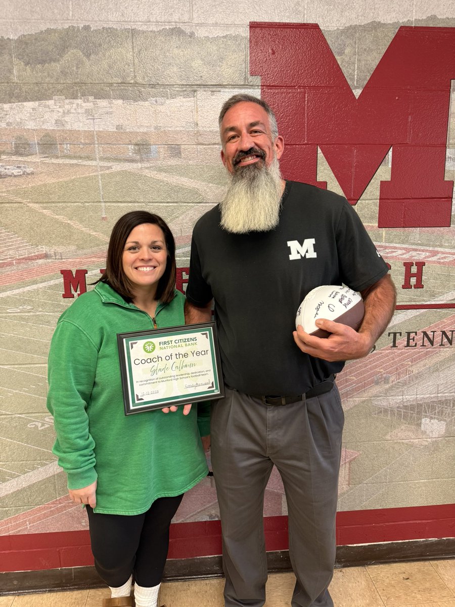MunfordCougarFB's tweet photo. 🐾First Citizens National Bank rolled up to Munford High and surprised Coach Calhoun with the Coach of the Year award for 2025! They presented him with a beautiful plaque AND a game ball signed by the kids!#GoCougs 🐾 #MunfordMade #CoachOfTheYear https://t.co/vVCRLwoRLU