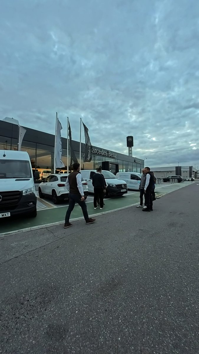 MBenzCastellon's tweet image. Hemos puesto a prueba la gama de furgonetas eléctricas de Mercedes-Benz.Demuestran que la potencia y la autonomía no están reñidas con las cero emisiones.El futuro de la logística urbana es silencioso y eléctrico.
¿Listo para el cambio?
#FurgonetasElectricas #MercedesBenz #VanPro