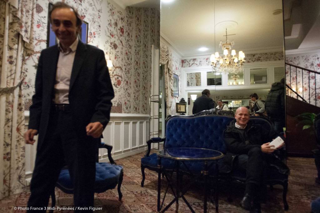 teohennequin's tweet photo. Quand tu te présentes pour un troisième mandat à Toulouse, mais que ton co-listier est pote avec Zemmour.
@jlmoudenc 
@ToulouseDemain https://t.co/IXQixML77p