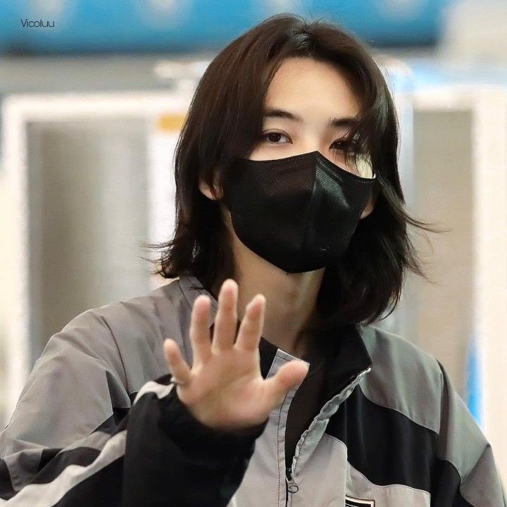 bhanniehae's tweet photo. thinking about this jeonghan https://t.co/a1rtkQfYLS