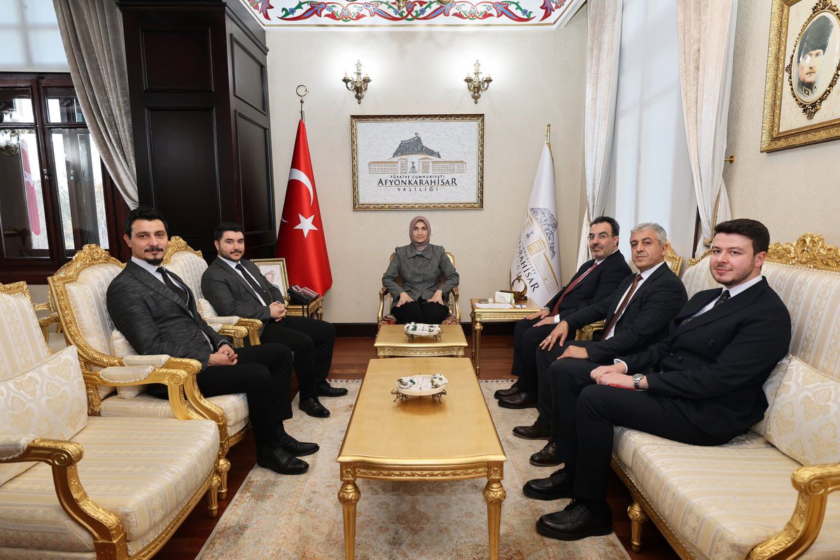 Misafirperverlikleri ve nazik kabulleri için Sayın Valimize teşekkür ederiz.

Eğitim alanında yürüttüğümüz çalışmaları ve gelecek projelerimizi paylaşma fırsatı bulduğumuz bu verimli görüşmenin ilimiz adına hayırlı olmasını temenni ediyoruz.