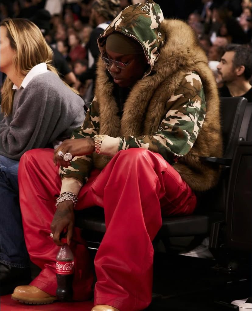 HardestFitPics's tweet photo. Rema Sitting Courtside at the NBA Paris game 🏀 https://t.co/K0Rutzf6fB