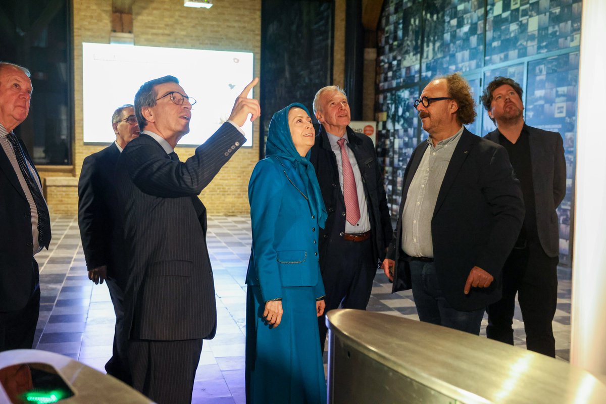 Maryam_Rajavi_F's tweet image. Ma visite au musée In Flanders Fields, n'était pas seulement une simple visite pour moi. À chaque pas, à chaque image, à chaque son, j'ai ressenti la douleur et l'espoir des personnes qui ont combattu et sont mortes ici il y a cent ans. Dans les salles de ce musée, règne un