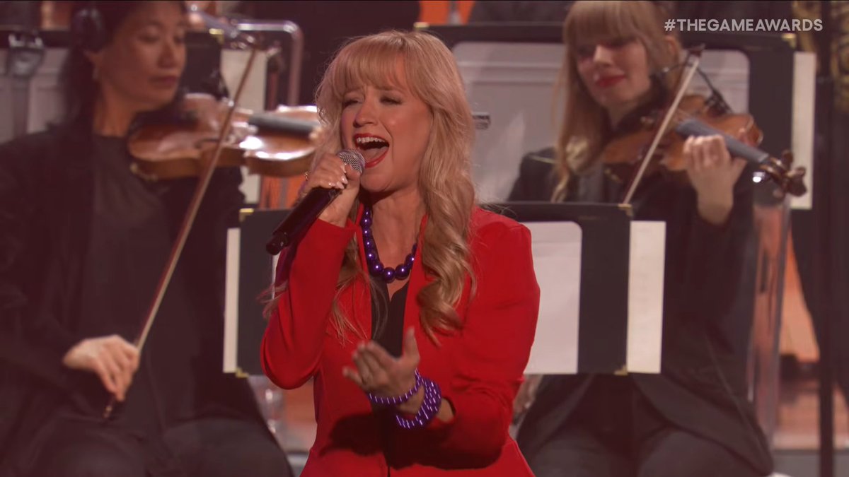 Was really hoping for a performance of "Heart of Gold" at #TheGameAwards last night, and it was perfect! #DonkeyKongBananza was such an awesome game and Jenny Kidd's singing was beautiful (Pauline cosplay was on point too!)