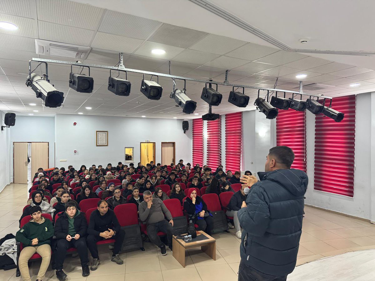 Öğrencilerimize Kuraklık ve Gıda Güvenliği üzerine gerçekleştirdiği güzel seminer için değerli Ziraat Yüksek Mühendisi Hasan SEZGİN’e teşekkür ederiz. <a href="/midyatilcemem/">Midyat İlçe Milli Eğitim Müdürlüğü</a> <a href="/abdurrahimdmr47/">Abdurrahim DEMİR</a> <a href="/abdubakitek/">abdlbakitk</a> <a href="/MidyatFen/">Midyat Fen Lisesi</a>