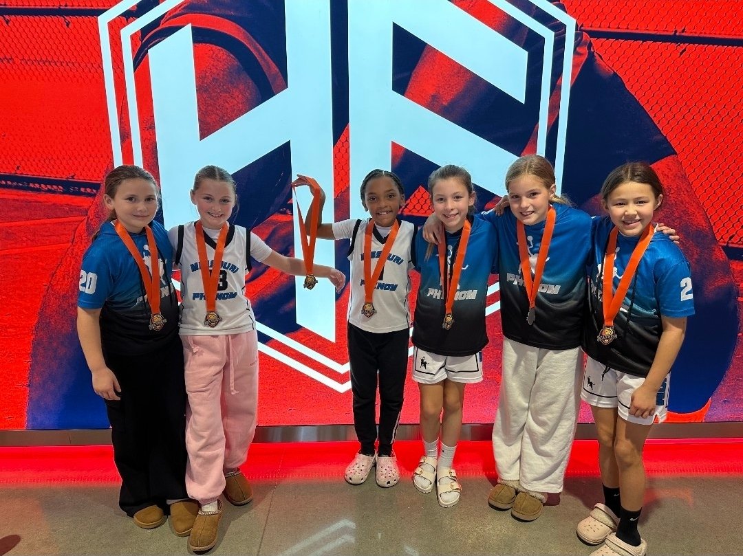 MidMapHoops's tweet image. Congratulations to the MO Phenom KC 4th grade girls for being runner-up in our 3rd Annual MIDDLE OF THE MAP MAYHEM 4th Grade Division in Kansas City this past weekend! Way to play girls! #MiddleOfTheMapHoops #Mayhem