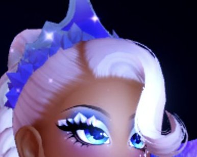 Just gonna say Chromae hair bang looks like Miranda Priestly