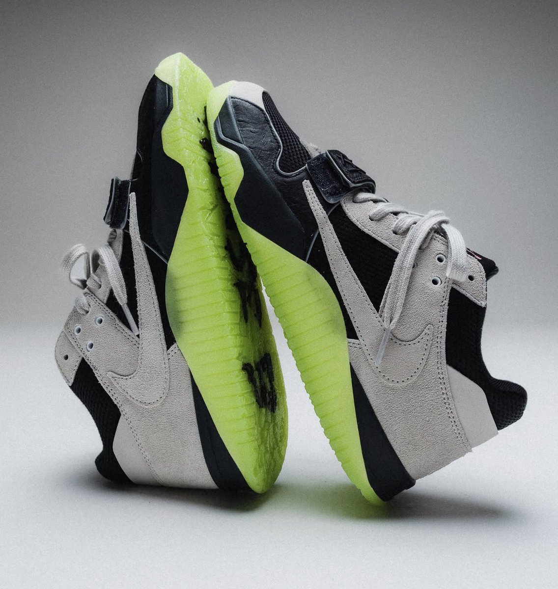 Wale always nice with his kicks