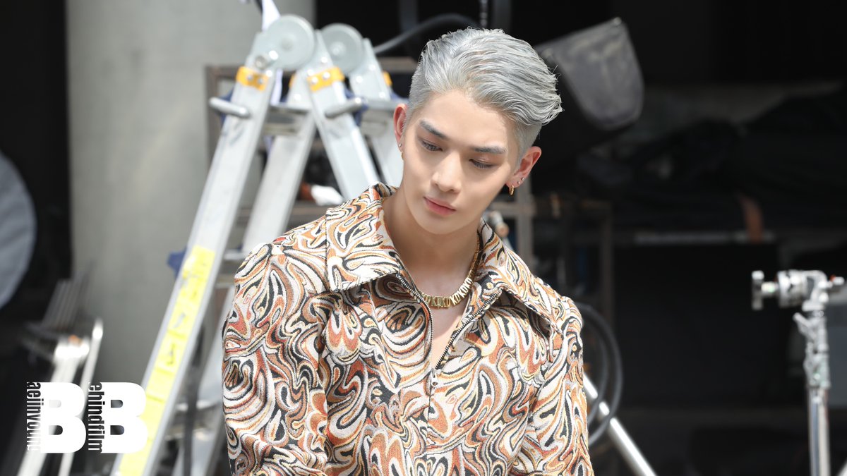 [🎞] (SUB) 배진영 (BAE JIN YOUNG)
'Round&amp;Round' MV Behind

🔗 youtu.be/FkPf1q5B49A

#배진영 #BAEJINYOUNG
#STILL_YOUNG #Round_Round