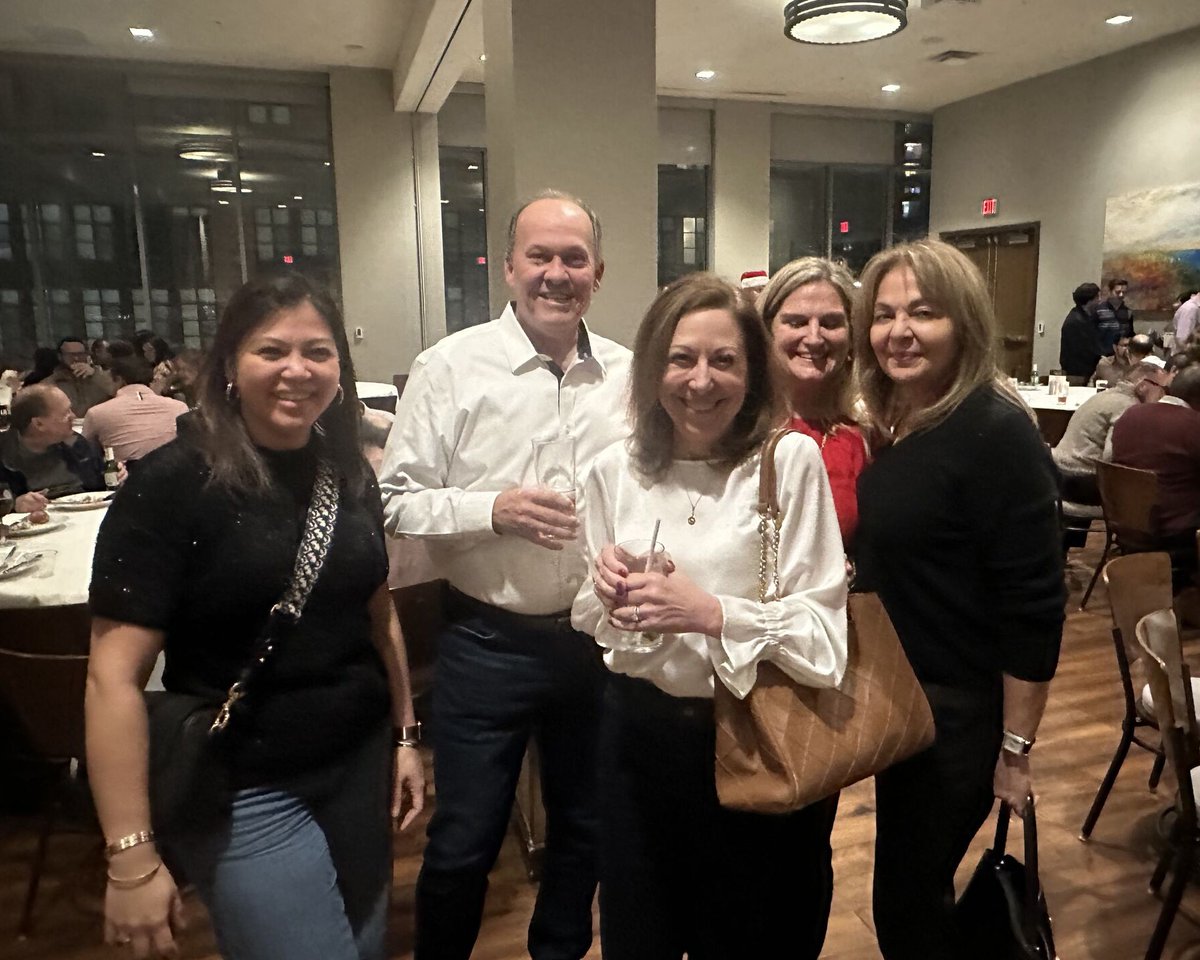 cbz's tweet image. Our Washington team had their #holidayparty at Pinstripes in Bethesda.
It was an evening dedicated to unwinding, enjoying great food and connecting with colleagues outside of the office. From bowling wins to good company, they shared plenty of laughter &amp;amp; holiday cheer. #TeamCBIZ