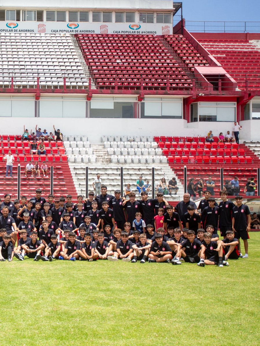 🔴⚪️ #Infantiles

Nueva experiencia 🇦🇹

Este viernes, 107 chicos de las categorías 2012, 2013, 2014 y 2015 junto a sus técnicos y auxiliares partieron desde La Ciudadela rumbo a Mar del Plata para disputar el Torneo de Fútbol Infantil
“EL DIABLO NACIONAL” Ezequiel Laurella, en