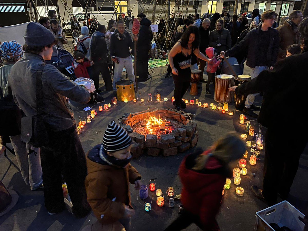 FrancoisDagnaud's tweet image. Ateliers, spectacles lumineux, parade des lucioles… Entre Jomard et Joinville, les lucioles réinventent la Ville à hauteur d’enfants et fait briller les yeux des petits (et grands !).

Merci aux associations de parents et aux équipes éducatives pour cette fête pleine de poésie.