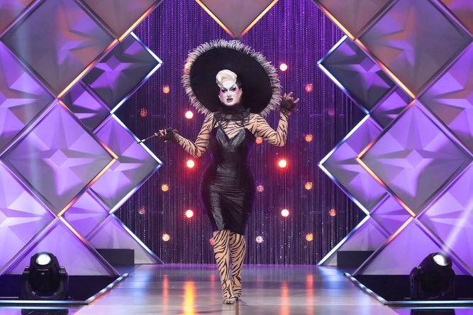 BlazesAccount's tweet photo. Van Goth is eating up the runway. Every. Single. Week. #CanadasDragRace https://t.co/l3zOo8BA4G