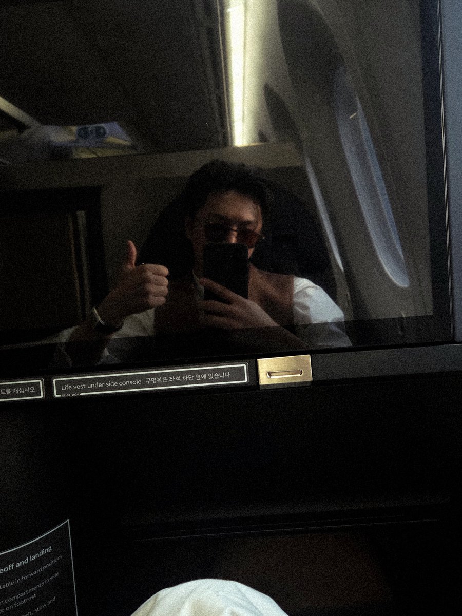 enhypenweverse's tweet image. [ #제이’s Post ] 251212

#JAY: Let’s see each other soon 😎🛫

@ENHYPEN_members @ENHYPEN #ENHYPEN #엔하이픈