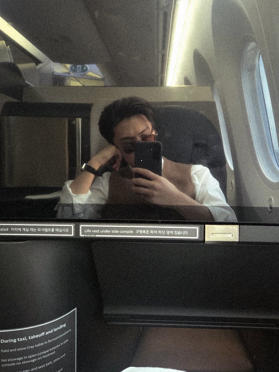 enhypenweverse's tweet image. [ #제이’s Post ] 251212

#JAY: Let’s see each other soon 😎🛫

@ENHYPEN_members @ENHYPEN #ENHYPEN #엔하이픈