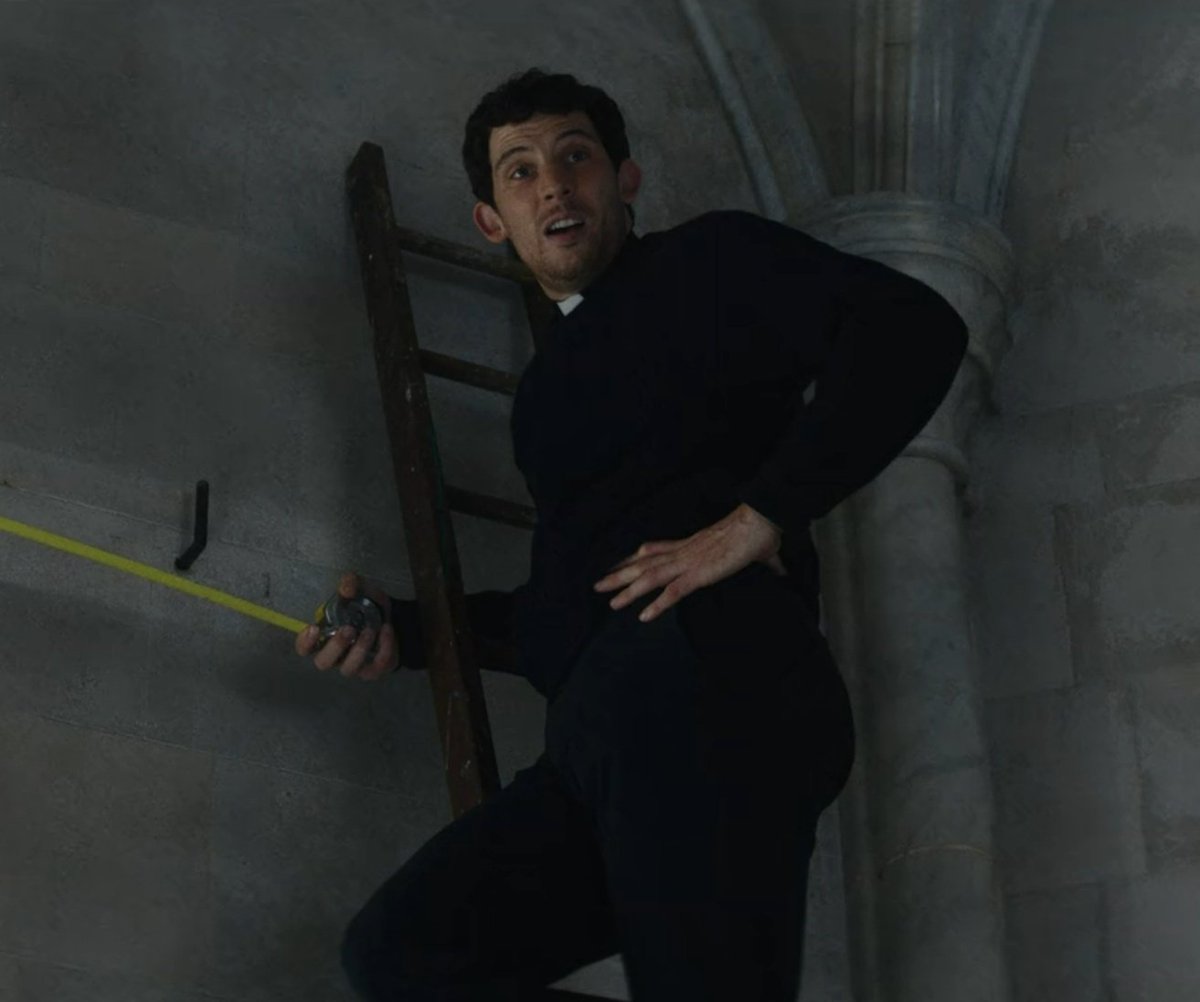 spunchbawbII's tweet image. gay little monkey at apple store