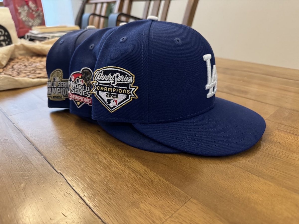 Kingrick85's tweet photo. Keep ‘em coming ⁦@Dodgers⁩ 💙 https://t.co/8uznviautP