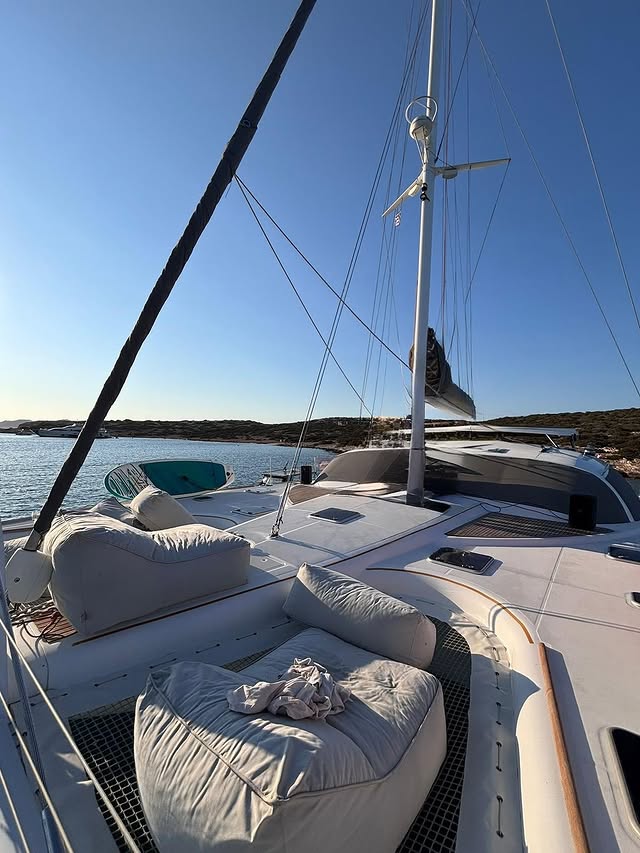 Modesty057's tweet image. Bright white buildings, blue domes, sparkling ocean ...