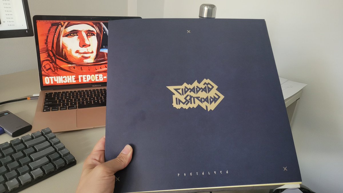 Presente de natal antecipado ... agora preciso ganhar uma vitrola :)