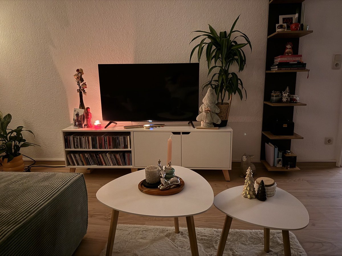 melli is seeing harry soon🎈 tweet media