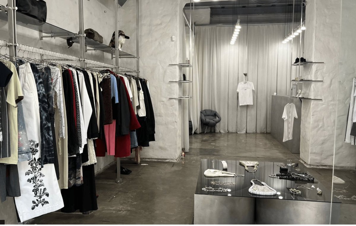 localmx_'s tweet image. #ModaCDMX  En VENA, cada prenda es una inversión más que un simple gasto. Se trata de elegir una falda, una blusa o unos shorts con la intención de que formen parte de nuestro guardarropa durante mucho tiempo. LEE LA NOTA AQUÍ: local.mx/donde-comprar/…