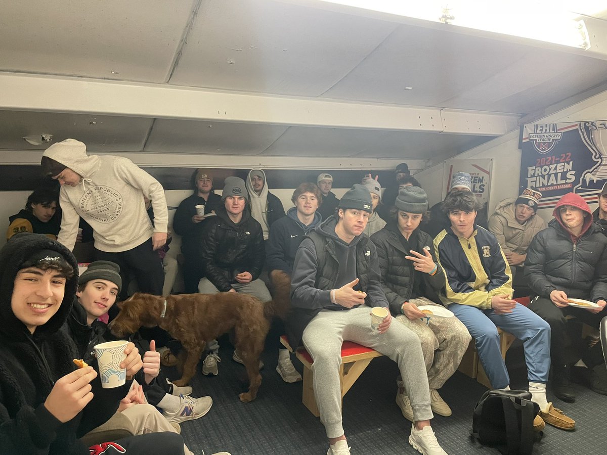 newenglandwolv1's tweet image. Christmas party with our Wolves premier team.  Great group . #newolves