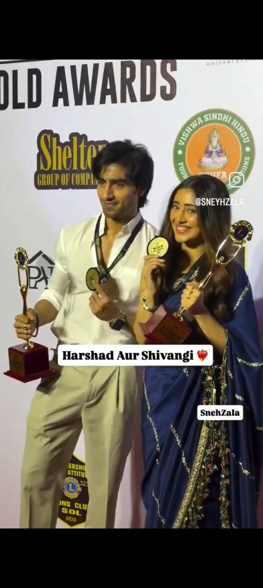 kitne cutely medals dikha rahe the ye log pyaaruss 😭🤌🏻❤️